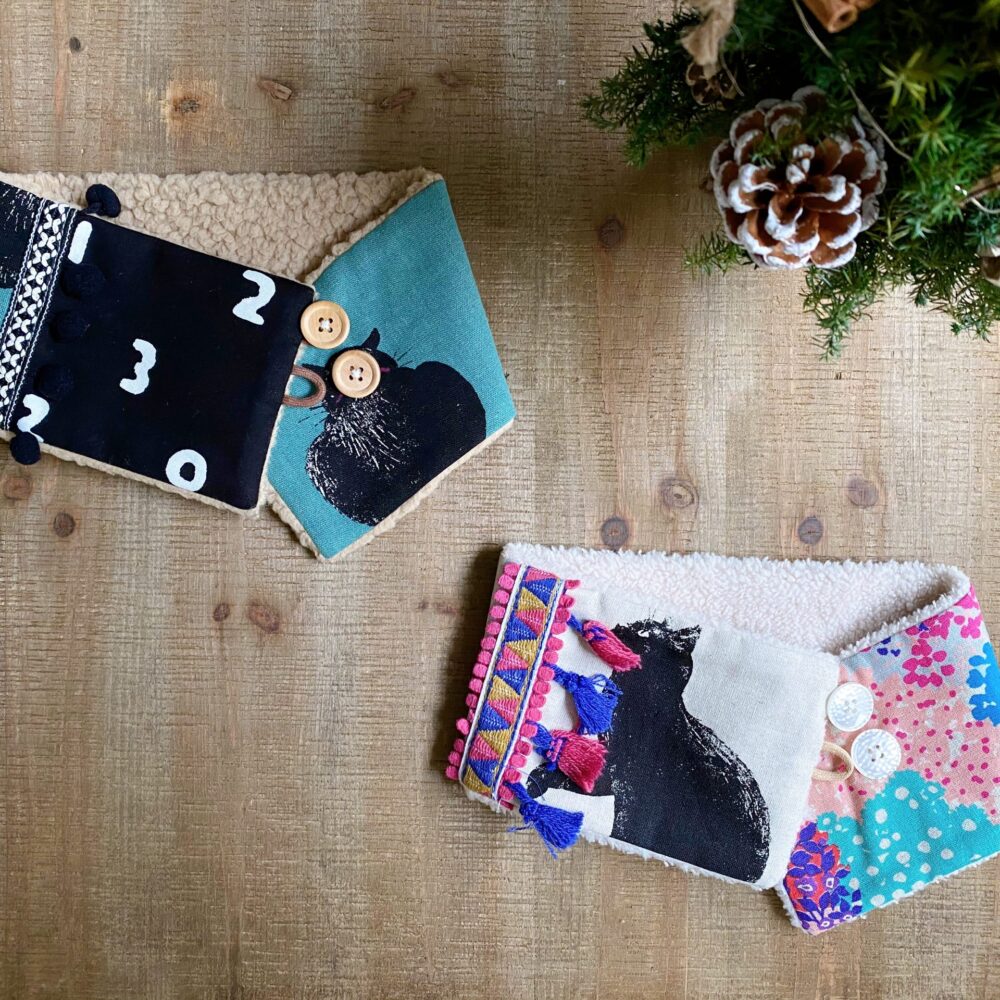 日本設計師布 拼接毛毛圍巾- 粉花黑貓