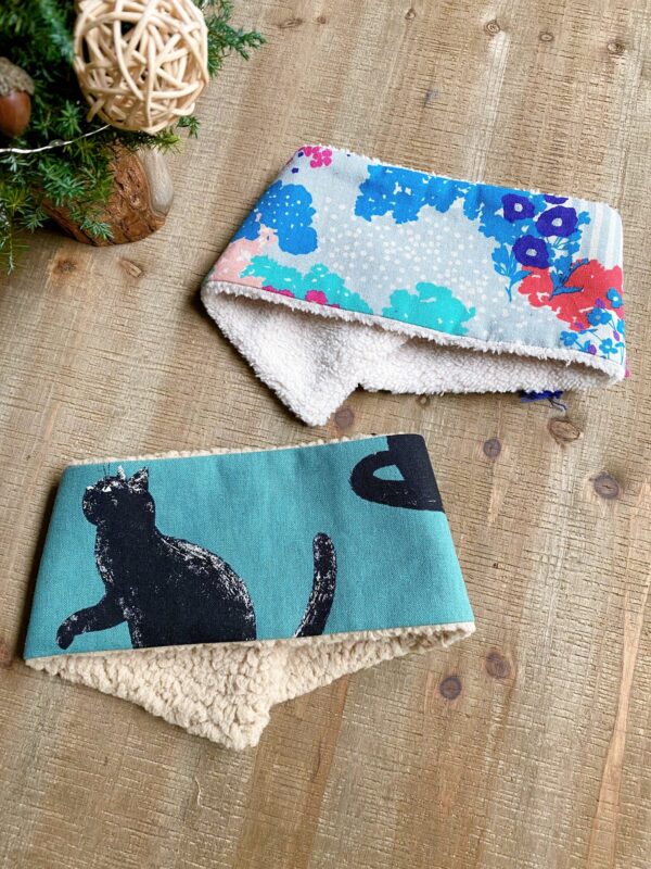 日本設計師布 拼接毛毛圍巾- 粉花黑貓