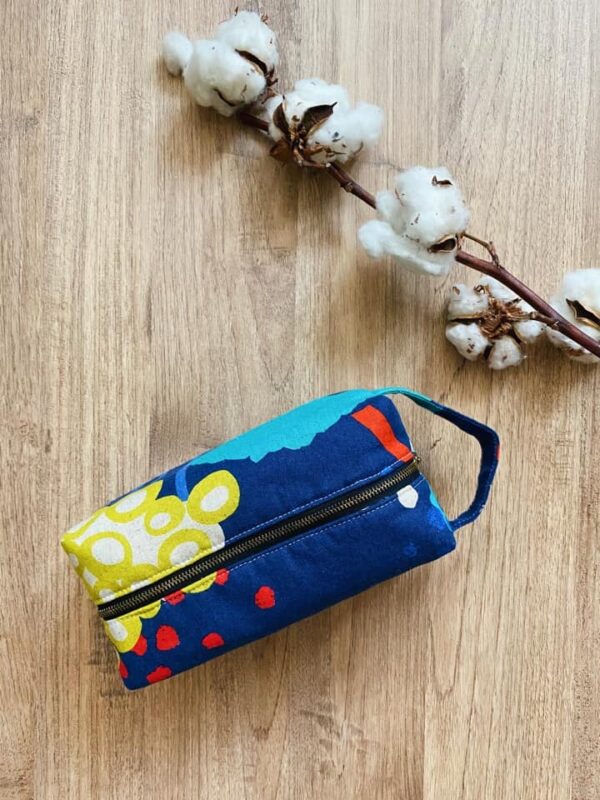 日本設計師布 藍色飛鳥 旅行用化妝包