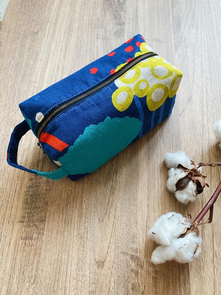 日本設計師布 藍色飛鳥 旅行用化妝包