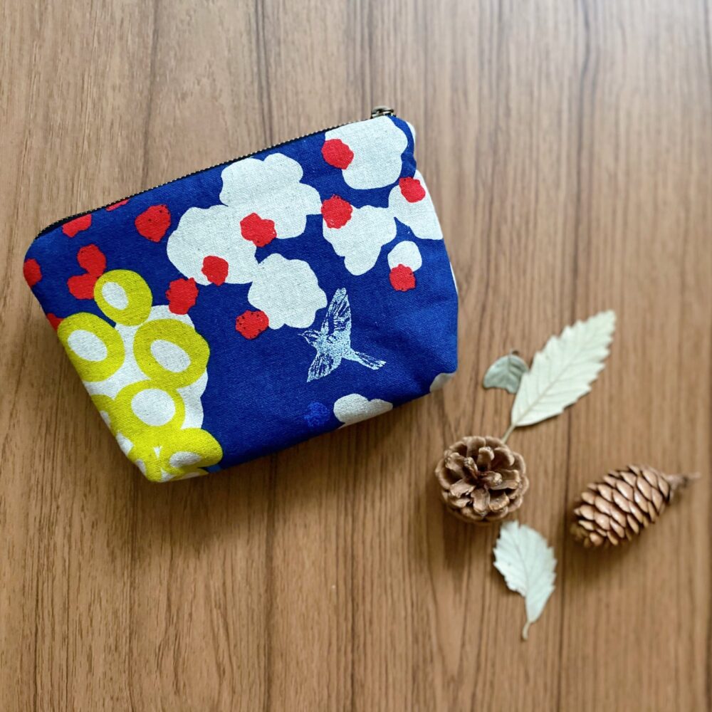 日本設計師布 藍色飛鳥拉鍊收納包